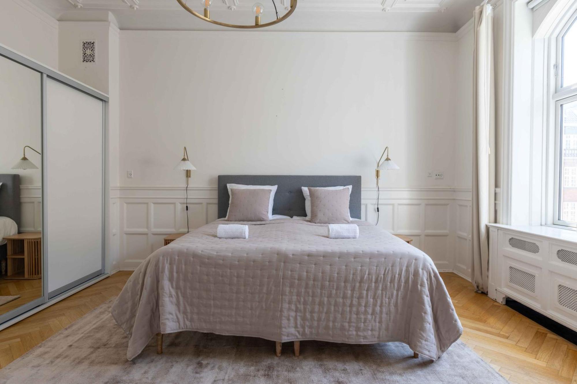 Lovely 3br Manor 5 Min From Tivoli Gardens Leilighet
